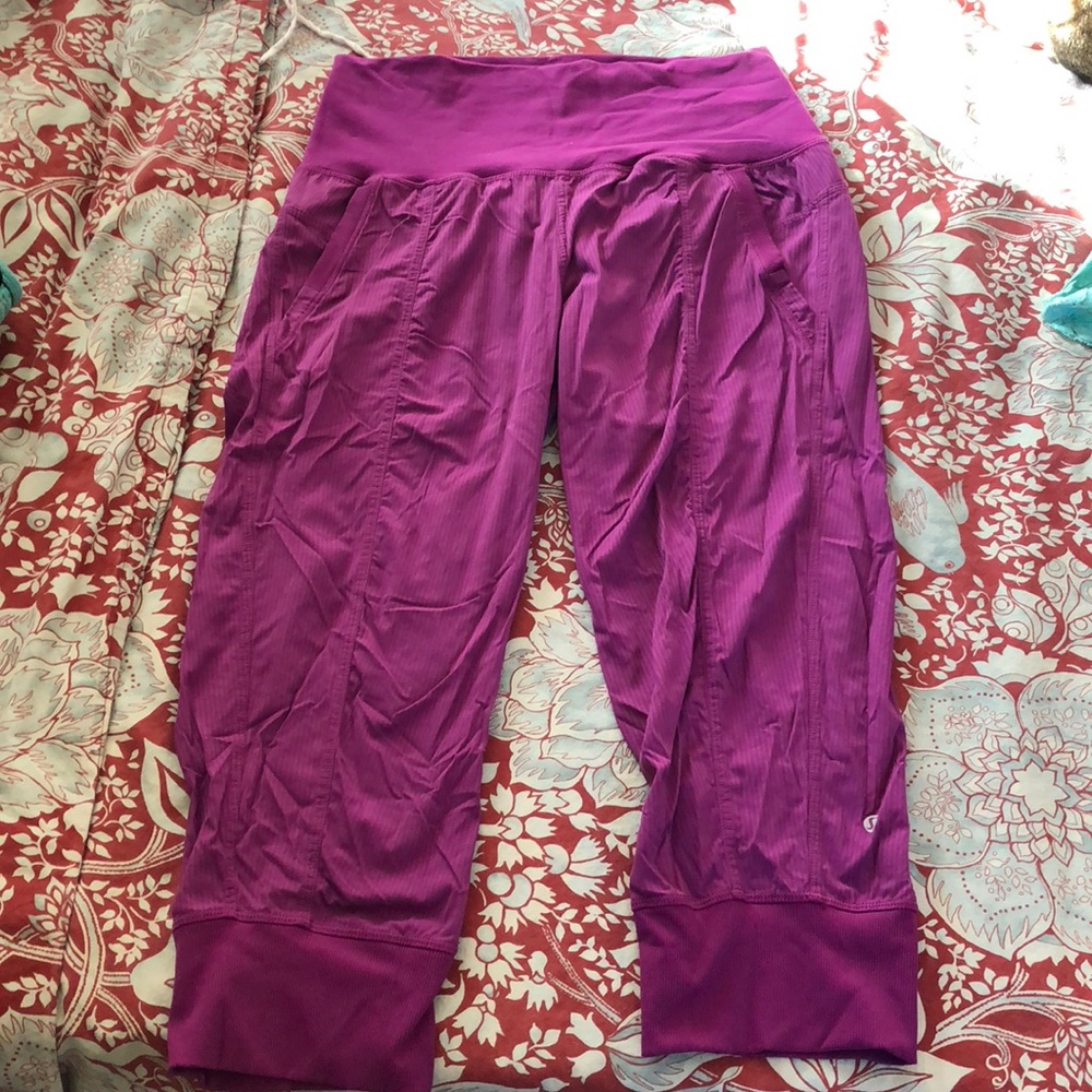 Lululemon crops
